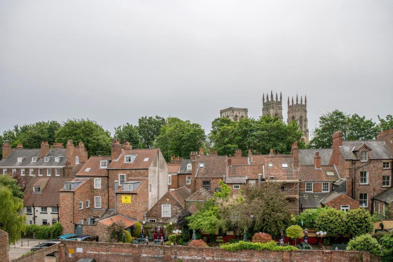 The Quadrant - The Carillon