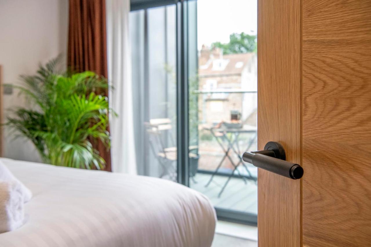 The Quadrant - The Carillon Apartment *